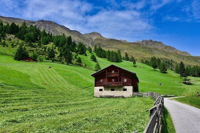 HUB GIOVANI PER LE PROFESSIONI DELLA MONTAGNA